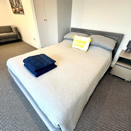 Stylish Modern, Private Apartment,15 Mins To Central London Hendon Dış mekan fotoğraf