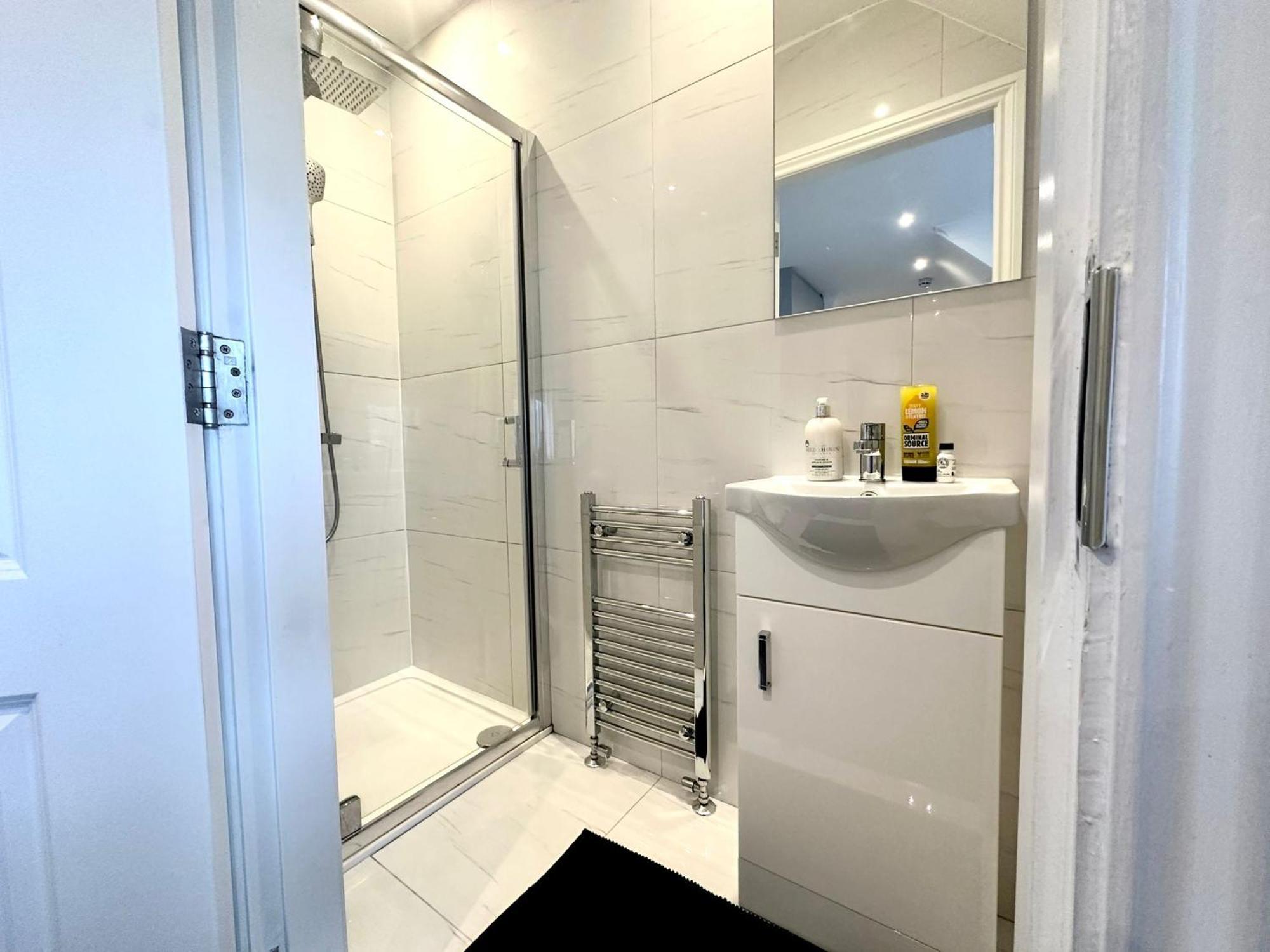 Stylish Modern, Private Apartment,15 Mins To Central London Hendon Dış mekan fotoğraf