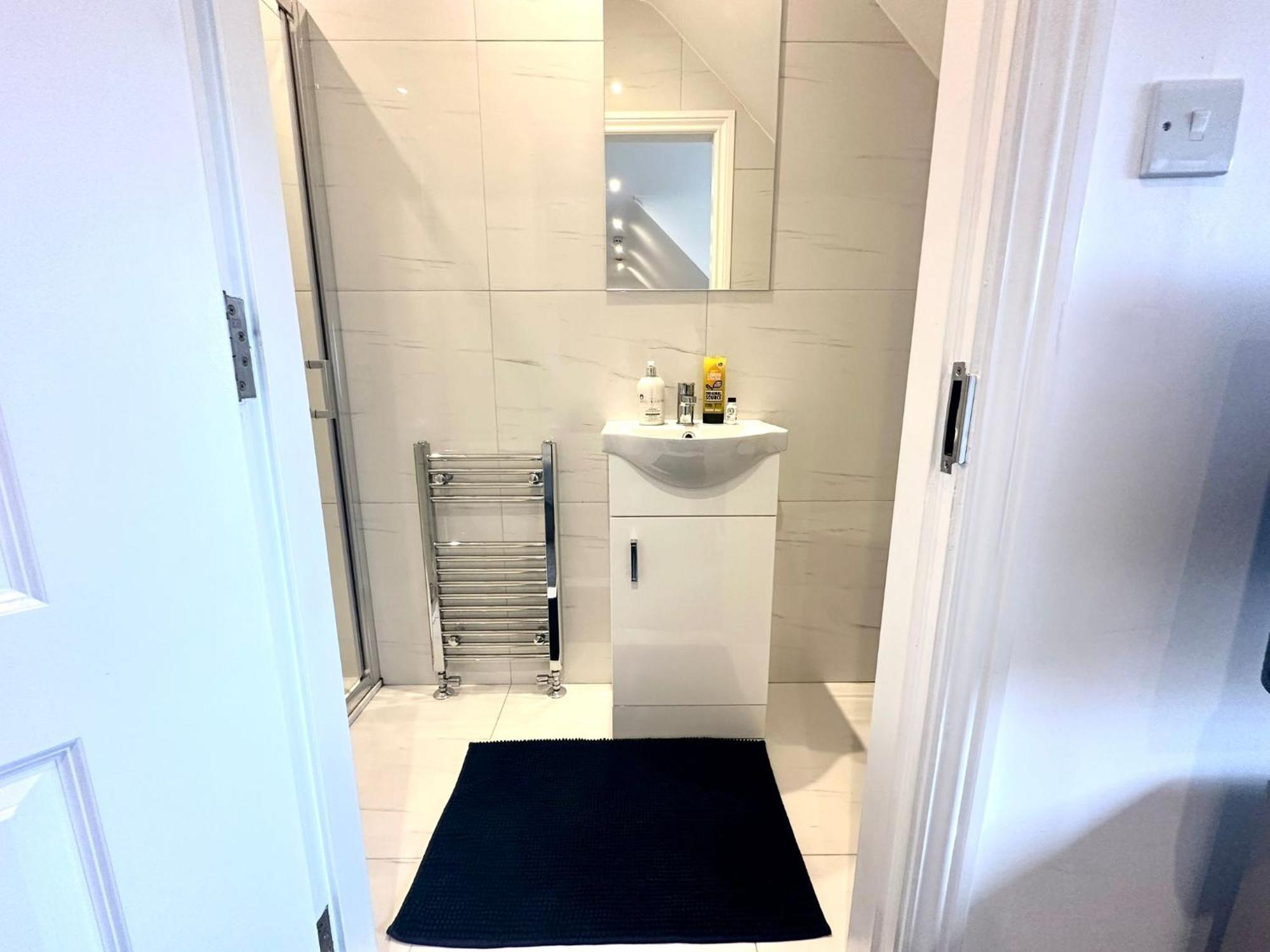 Stylish Modern, Private Apartment,15 Mins To Central London Hendon Dış mekan fotoğraf